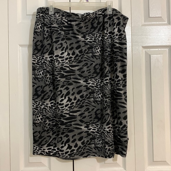 The Klassy Girl Dresses & Skirts - The Klassy Girl Boutique Pencil Skirt Size 2X